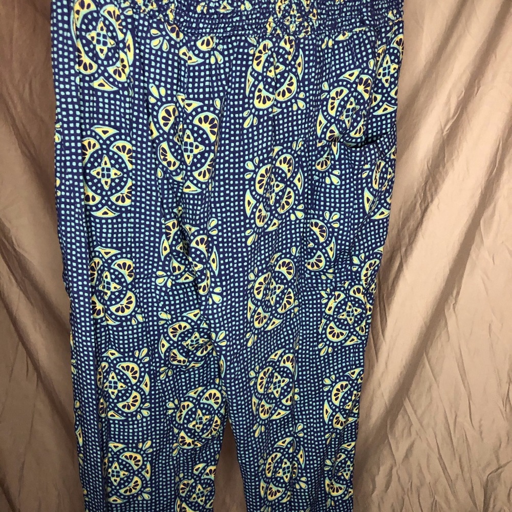 FUN flows pants !! - Picture 3 of 3